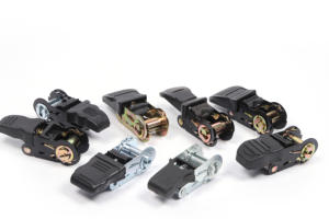 Cinta de Amarração Profissional BaoYing Avançada de 1 Polegada com Capacidade de Quebra de 430 kg, Alça de Borracha Preta e Fivela de Catraca Metálica - Product Image 4