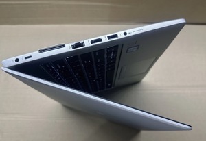 Portátil HP 830G6 Usado, Intel Core I5 de 8.ª Generación, 8 GB de RAM, SSD de 256 GB, 13.3 Pulgadas, Windows 10 Pro, Grado A, 8-10 Horas de Duración de la Batería - Product Image 5