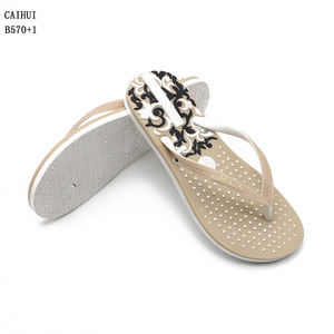 2020 donne <span class=keywords><strong>infradito</strong></span> pantofole pvc colorato moda antiscivolo pantofole da bagno <span class=keywords><strong>infradito</strong></span> per la ragazza - Product Image 3