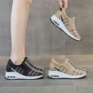 รองเท้าลำลองแฟชั่นหรูหราปี 2026 รองเท้าส้นตึก สไตล์สบายๆ เดินง่าย รองเท้ากีฬา รองเท้าผ้าใบผู้หญิง - Product Image 5