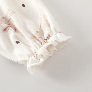 Ensemble de trois pièces pour bébés filles : barboteuse en coton avec col en dentelle, style triangle, et body nouveau-né - Product Image 3