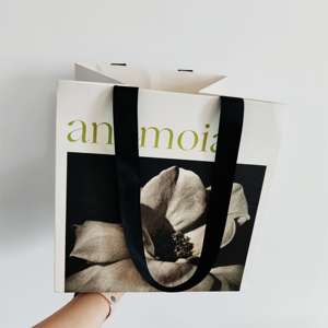 Vase à fleurs en céramique en forme de sac en papier - Product Image 4