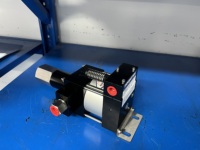 Prix usine Mini Portable 11600 psi Pneumatique Liquide Booster Pompes Pompe À Piston Structure pour Eau Propre Moyen pour Arrosage