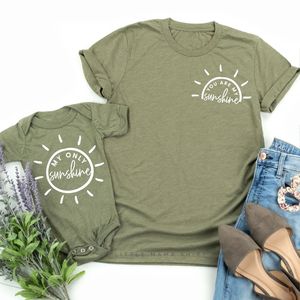 Chemises en coton à manches courtes pour maman et moi, impressions personnalisées en vinyle, t-shirts à col rond - Product Image 2