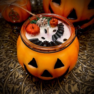 Bougie parfumée LANJO Halloween Jack O Lantern dans un bocal en verre orange avec un design classique de citrouille pour la décoration des fêtes - Product Image 4