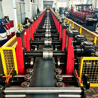 Machine de profilage à froid pour poutres en P, poutres à marches et poutres de type Fly Saw pour rayonnages industriels et étagères de stockage de palettes