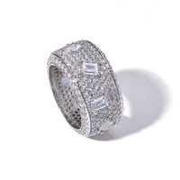 Bague Bling NUOYA Hip Hop Plaqué Argent Entièrement Sertie de Diamants Incrustés, Forme Géométrique Zircone Mixte pour Hommes et Femmes, Cadeau