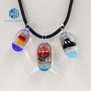 उच्च गुणवत्ता वाली लघु हस्तनिर्मित मुरूनो लैम्पवर्क ग्लास समुद्री मछली और जेलीफ़िश जानवर बच्चों के नेकलेस के लिए प्यारी शैली - Product Image 3