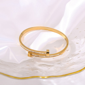 Bracelet clou en acier inoxydable plaqué or 18 carats pour femme, incrusté de zircons étincelants, bijou de luxe 2026 - Product Image 4