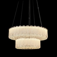 Lustre italien de luxe à 5 niveaux avec pampilles en verre pour les atriums de villas, les plafonds hauts de duplex et les halls d'hôtels.
