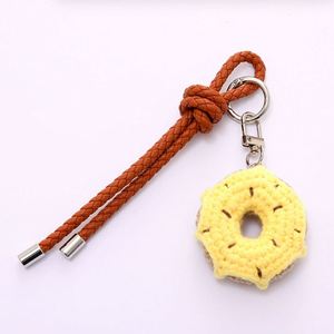 Lindo llavero de coche hecho a mano con forma de donut, accesorio colgante para teléfono móvil, bonito colgante para bolso - Product Image 5