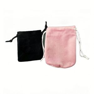 Sacs en velours personnalisés de haute qualité avec logo, sacs cadeaux en velours avec cordon de serrage - Product Image 2