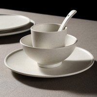 Ensemble de vaisselle en céramique simple haut de gamme de style nordique comprenant des bols et des assiettes à steak pour le restaurant et l'hôtel