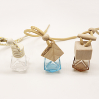 Parfum liquide parfum bouteille en verre vide pour climatiseur Cube diffuseur désodorisant de voiture avec suspension en bois