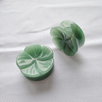 QXB Tunnel d'oreille classique sculpté à la main en cristal d'aventurine verte, motif fleur, pour femmes, cadeau d'anniversaire ou de fête