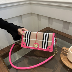 <span class=keywords><strong>Sac</strong></span> bandoulière femme été 2026 en PU <span class=keywords><strong>avec</strong></span> chaînes, <span class=keywords><strong>petit</strong></span> format carré, motif à carreaux, fermeture magnétique - Product Image 3