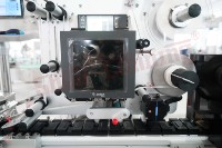 Machines d'étiquetage à surface plane Shell-Conning pour boîtes, rangée de liquide d'essence à usage unique, étiqueteuse auto-adhésive à surfaces planes