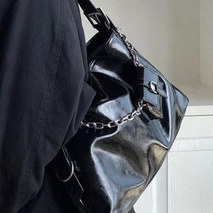 Sac fourre-tout en cuir PU de grande capacité avec sangle et boucle décorative épaule et sac à main à la mode pour femmes - Product Image 2