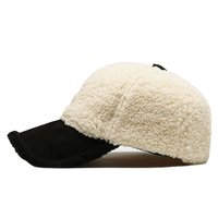 Casquettes de baseball design personnalisé lettre R broderie réglable en tissu éponge sportif 6 panneaux unisexe pour sports de plein air