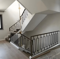 Rampe d'escalier moderne en acier inoxydable, acier au carbone, alliage d'aluminium, design 3D, revêtement noir en poudre, pour villa et hôtel
