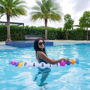 แท่งโฟมเป่าลม PVC ลายดาวและคอนเฟตติใส สำหรับผู้ใหญ่ - Product Image 2