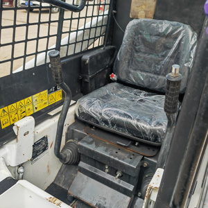 Minicargadora Bobcat S70 Usada, Máquina de Construcción en Buen Estado, en Venta - Product Image 4