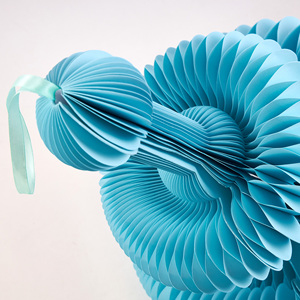 Sunbeauty-Décoration de chandelier suspendu en papier épais alvéolé de couleur turquoise moyenne Boule de décoration en papier recyclé - Product Image 5