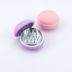 Vente en gros en vrac <span class=keywords><strong>Accessoires</strong></span> pour magasin de fumée Broyeur d'herbes en aluminium 2 parties Mini fraiseuse d'épices Broyeur d'herbes en métal Macaron frais - Product Image 6