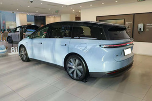 Li-Xiang <span class=keywords><strong>I8</strong></span>รถยนต์ Lixiang 2025รุ่นมาตรฐานขนาดกลางถึงใหญ่6ที่นั่งใหม่รถไฟฟ้าบริสุทธิ์มอเตอร์คู่มาใหม่ - Product Image 4