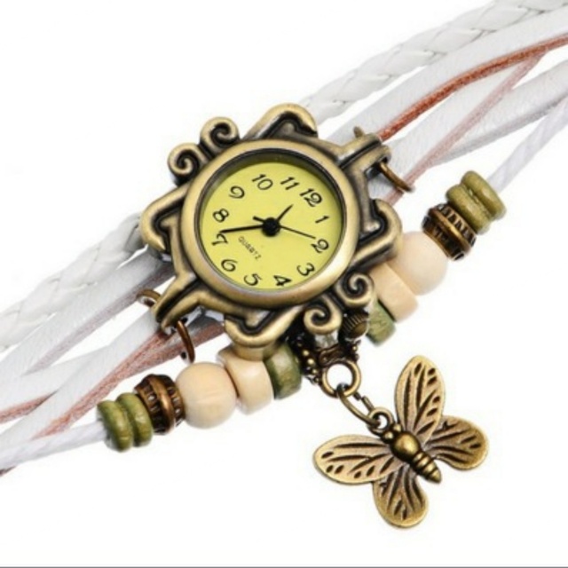 Women Vintage Bracelet Watch Leather Wrap Quartz Watch Butterfly Pendant Fashion Ladies Wristwatch