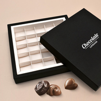 Boîte-cadeau d'emballage de chocolat rectangulaire en papier kraft noir de qualité supérieure recyclée une boîte de chocolat