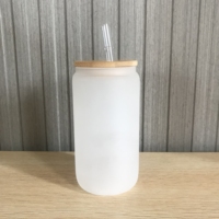 Sixfar Sublimasi Kosong 16Oz Beku Warna Dingin Kaca Pengganti Air Bir Kaleng dengan Tutup Bambu untuk Pencetakan Sublimasi