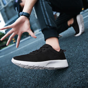 Vente en gros de chaussures de course confortables pour hommes, mode printemps-été, chaussures de course de haute qualité, antidérapantes, pour l'extérieur - Product Image 1