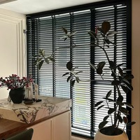 Volets en bois de paulownia sur mesure, design ferme, lames réglables, contrôle de la lumière, protection de l'intimité pour cuisine et chambre