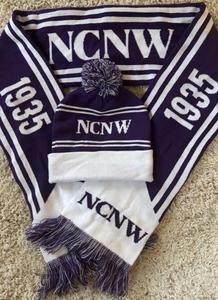 Écharpes et bonnets personnalisés du Conseil National des Femmes Noires (CNFN) en violet et <span class=keywords><strong>blanc</strong></span>, écharpes et bonnets tricotés d'hiver 1935 - Product Image 5