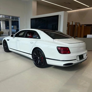 Kit carrosserie en fibre de carbone pour Bentley Flying Spur, style W12, comprenant lèvre avant, diffuseur, spoiler et jupes latérales en fibre de carbone - Product Image 5