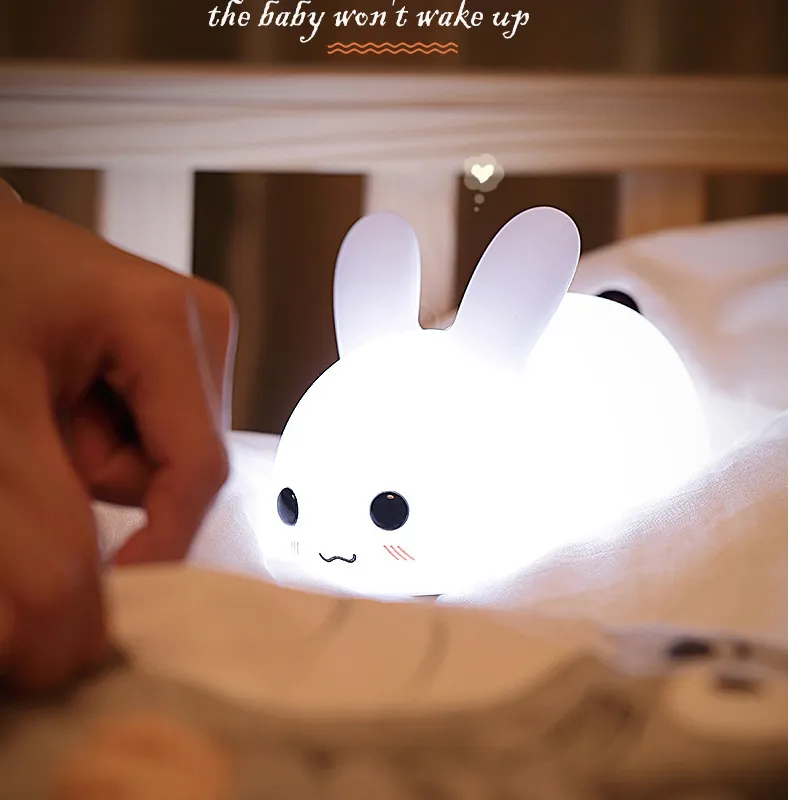 Fabrika fiyat dekorasyon tavşan sevimli lambası şarj edilebilir sensör hareket Dimmer LED yaratıcı sevimli mini silikon gece lambası lambası