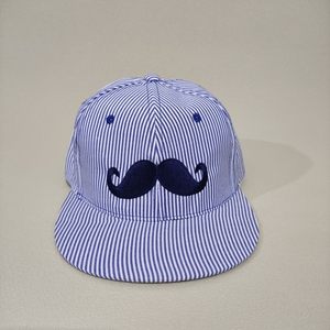 Gorra de Béisbol de Moda Hip-hop con Borde Plano y Diseño de Bigote a Rayas - Product Image 1