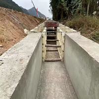 Panneaux de coffrage en plastique creux légers et réutilisables, conception étanche pour la construction de murs, dalles et colonnes en béton
