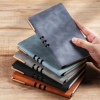 Carnet de notes A6 personnalisé en gros, petit organisateur de poche, couverture souple en cuir PU, reliure cousue, porte-stylo, cadeau pour l'école et le bureau