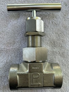 <strong>Bonnett</strong> Needle 1/2" 8f-u16lb-g-ss-ht High Temperatur Brand New, Original Product with a One-year Warranty - Product Image 1