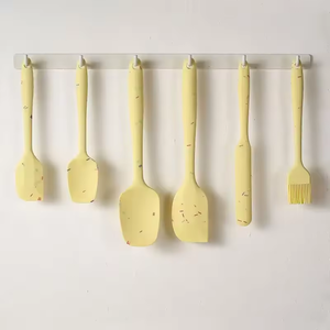 Ensemble de spatules réutilisables en silicone jetables de qualité alimentaire de 6 pièces Ustensiles de <span class=keywords><strong>crème</strong></span> colorée au fructose comprenant une brosse à ustensiles pour la cuisson - Product Image 4