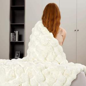 Chăn lông giả thỏ cao cấp, mềm mại, dày dặn, chất liệu lông xù, họa tiết bong bóng, thân thiện với da, dùng cho giường đôi - Product Image 5