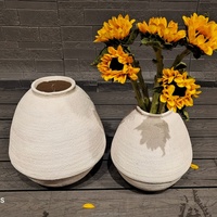 Ensemble de vases à fleurs en céramique en terre cuite de grande taille au design vintage personnalisé Décoration de jardin à domicile Pot de fleurs en métal personnalisé géant