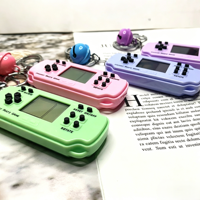 Nouveau porte-clés de jeu classique créatif, mini console de jeu électronique portable, jouet éducatif intellectuel, petit pendentif de sac, porte-clés