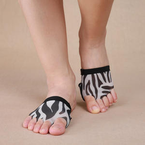 2025 WX019 <span class=keywords><strong>bailarina</strong></span> <span class=keywords><strong>de</strong></span> alta calidad, cubiertas <span class=keywords><strong>de</strong></span> diamantes <span class=keywords><strong>de</strong></span> imitación <span class=keywords><strong>de</strong></span> cebra <span class=keywords><strong>de</strong></span> 5 agujeros, práctica <span class=keywords><strong>de</strong></span> danza del vientre, zapatos para pies, plantilla <span class=keywords><strong>de</strong></span> danza del vientre, cubiertas para zapatos - Product Image 3