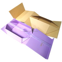 Boîtes cadeaux en carton recyclé, forme personnalisée, emballage en forme de dossier, pelliculage mat, gaufrage à chaud or pour vêtements, chaussures, chaussettes