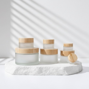 Envase de Crema Facial Cosmética de 5ml 15ml 30ml 50ml 100ml, Frasco de Vidrio Esmerilado con Tapa de Madera de Bambú, Impresión de Serigrafía Personalizada con Marca - Product Image 1
