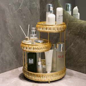 Organizador de maquillaje de tres niveles dorado, estante de almacenamiento para productos de cuidado personal en el baño, soporte giratorio para cosméticos. - Product Image 2