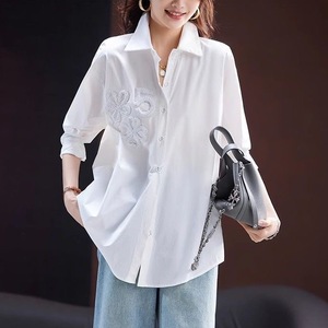 Nuova Camicia Casual <span class=keywords><strong>da</strong></span> Donna 2026 - Applicazione Floreale con Perline e Numero 5, Blusa Bianca Oversize a Maniche Lunghe - Product Image 5